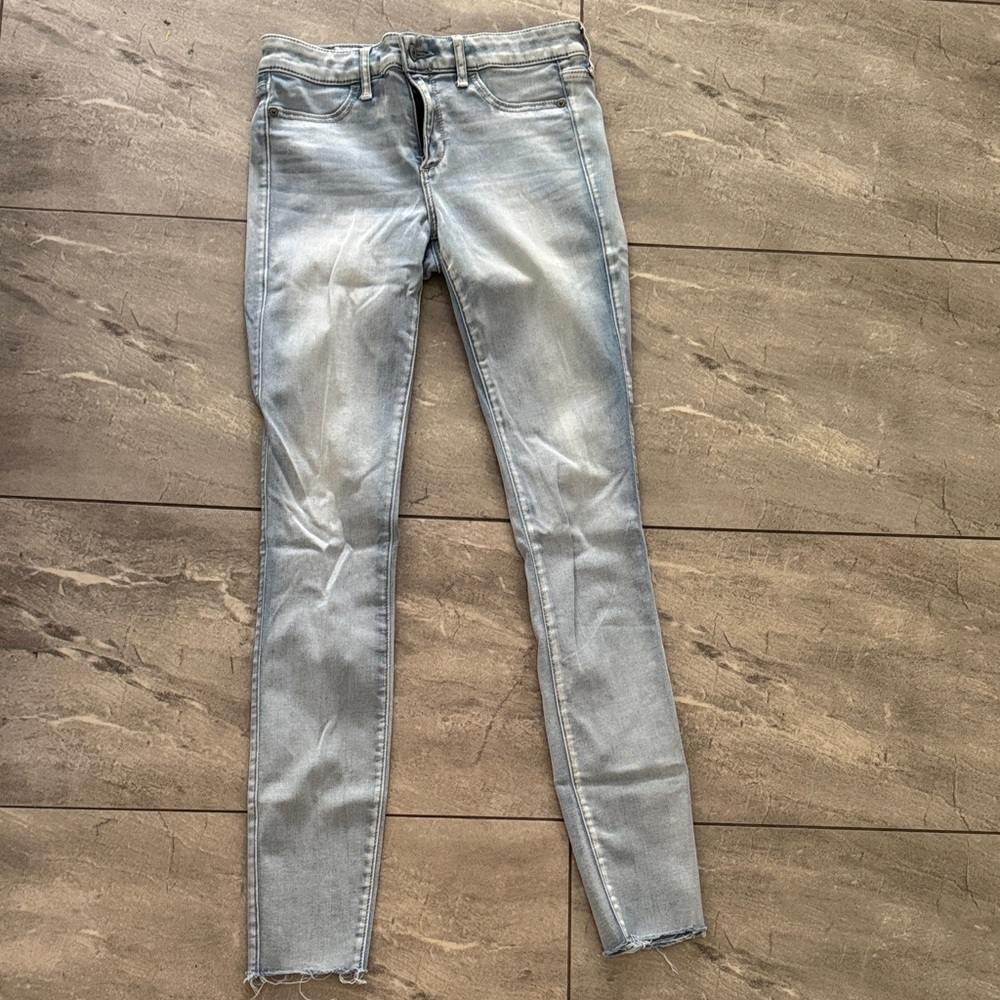 Abercrombie and Fitch Women's Light Gray Jeans 4L